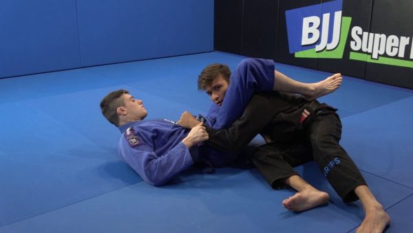 Alexandre Vieira – Linking Half Guard And Pressure Passing