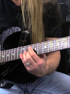 GuitarZoom – Essentials of Soloing Phrase in 14 Days