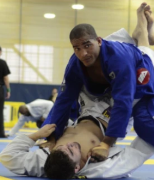 Vinicius Ferreira – The New School Closed Guard