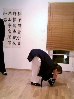 Wudang Academy – How to chin to toe stretch